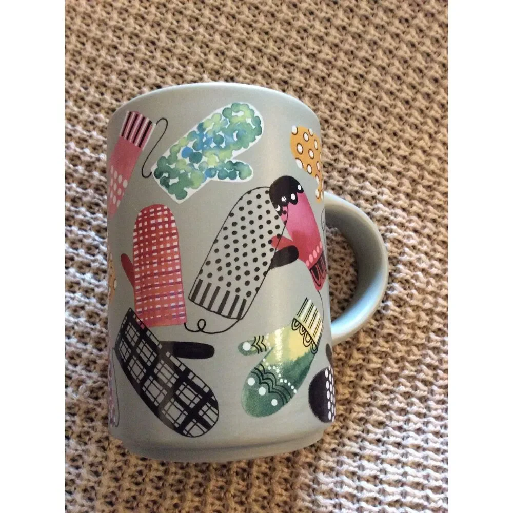 Starbucks winter mittens mug 2017 design 12 oz coffee cup